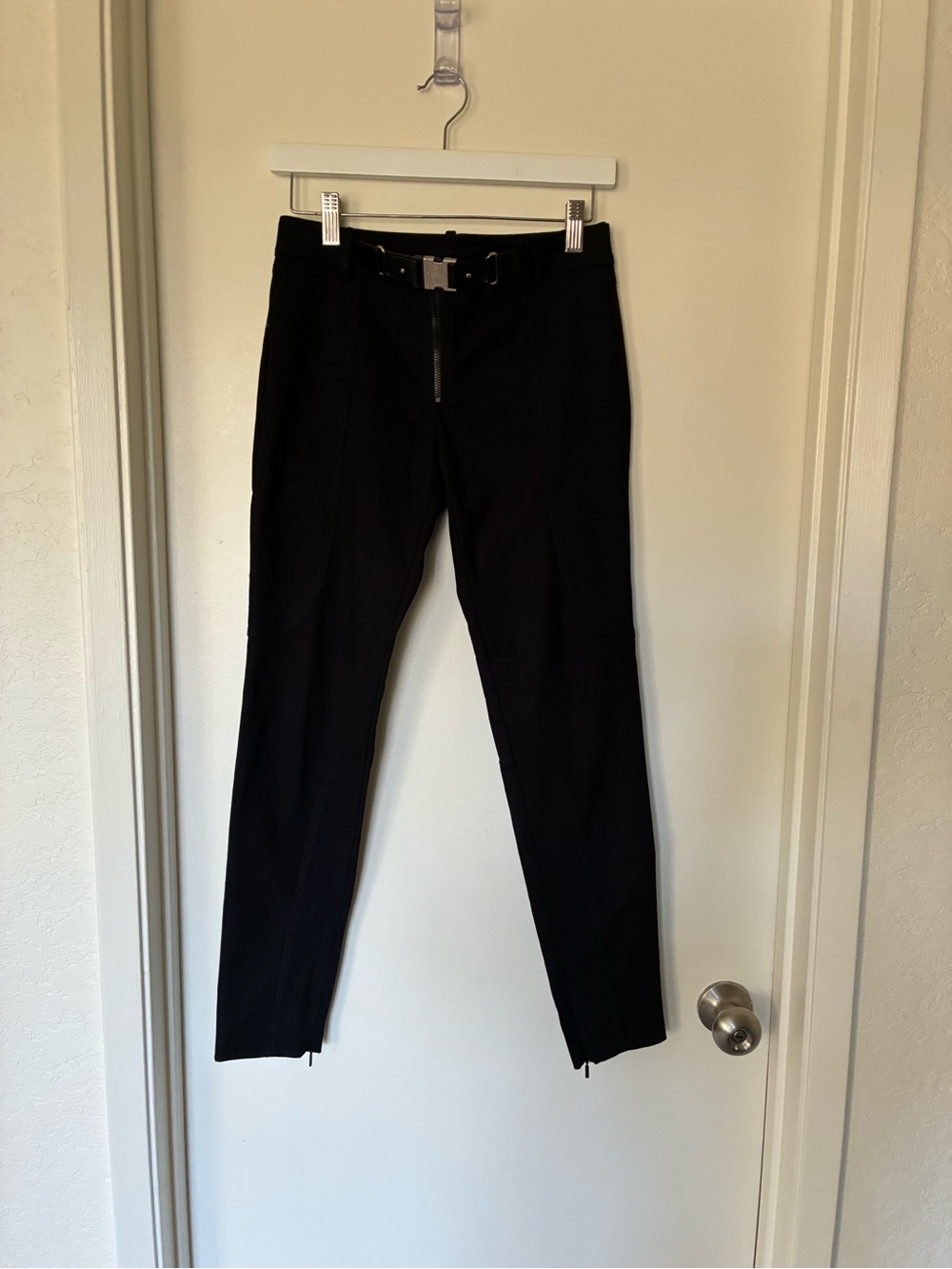 Gucci Women’s Black Riding Pants IT 38 US 2 Leather Belt Ankle Zip Italy